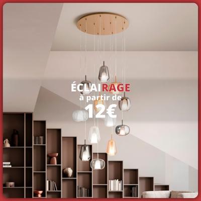 Suspension moderne composée de plusieurs lampes colorées dans un intérieur contemporain. Texte : « Éclairage à partir de 12 € ».