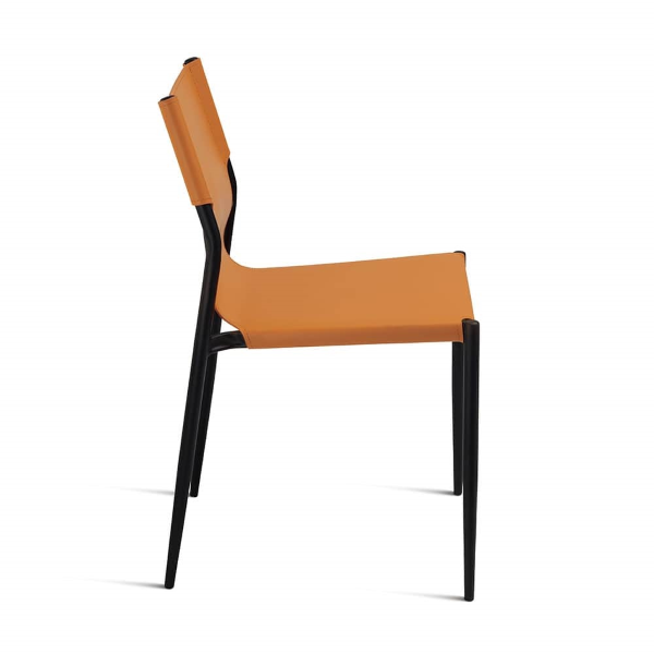 Orangefarbener Kunstlederstuhl mit schwarzer Metallstruktur SVEVA 2 Stühle
