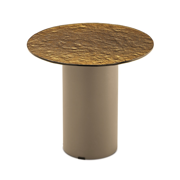 Mesita redonda WAYLON 45 con base de metal Beige y tapa de cristal martillado Amber