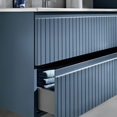 Moderner hängender Badezimmerschrank mit 100 ARTICO-Untergestell mit 2 Schubladen und BLAUEM Waschbecken