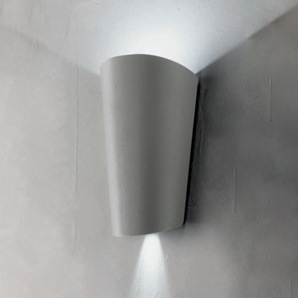 PIC outdoor wall lamp in SILVER painted aluminium 10,5x5 cm