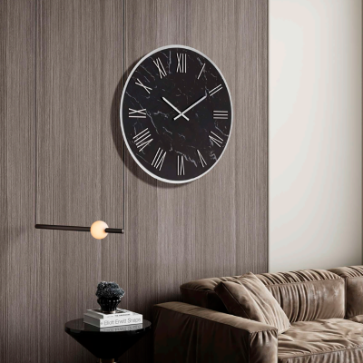 Runde Uhr, D40 cm, aus schwarzem Kerlit mit Details in BLAISE-Silber