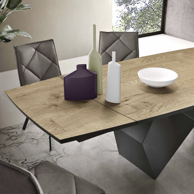 Ausziehbarer Tisch 300 cm mit schwarzem Metallgestell und WALL-Platte aus roher Eiche