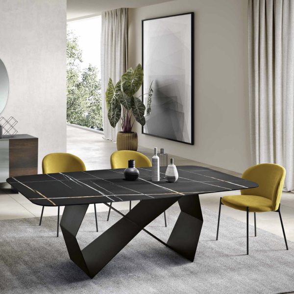 Table fixe KARL 210 cm avec piètement en métal noir et plateau effet marbre Sahara Noir