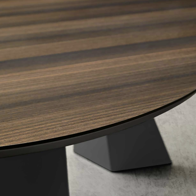 Fester Tisch TOKYO 210 cm mit schwarzem Metallgestell und Eukalyptusplatte