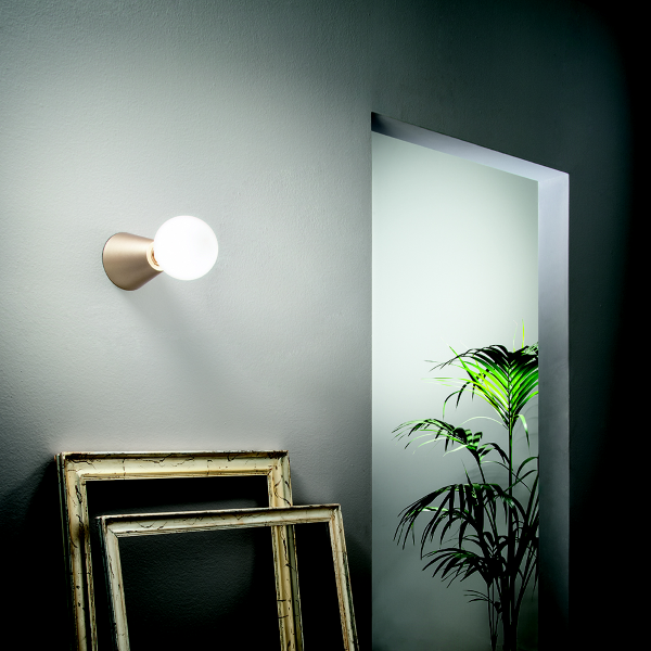 Lampe spot d'intérieur FOG en aluminium thermolaqué or 12x12 cm