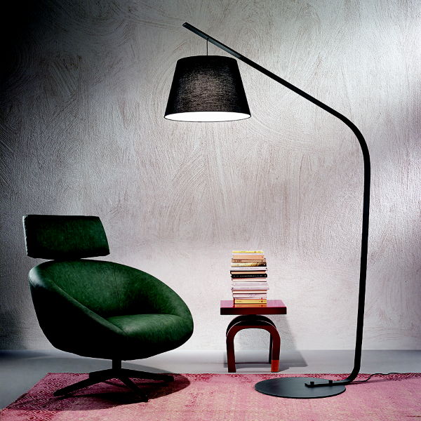 Lampadaire LIANA 128x200 cm avec structure en métal noir et abat-jour en PVC