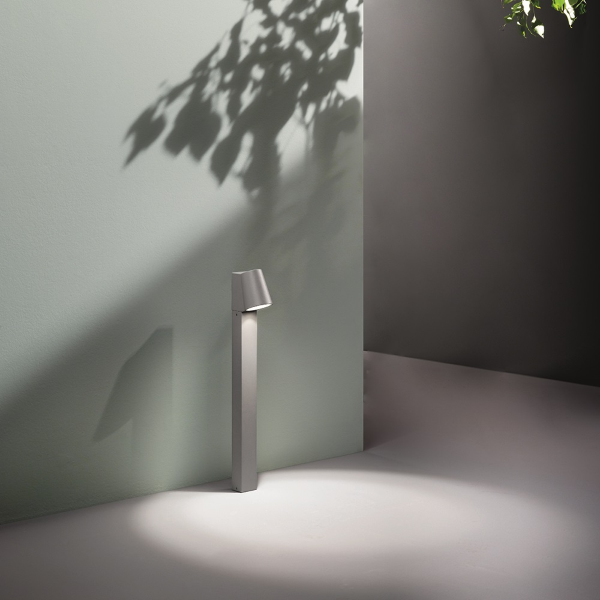 OWEN outdoor LED bollard in Silver aluminum and glass diffuser H61 cm