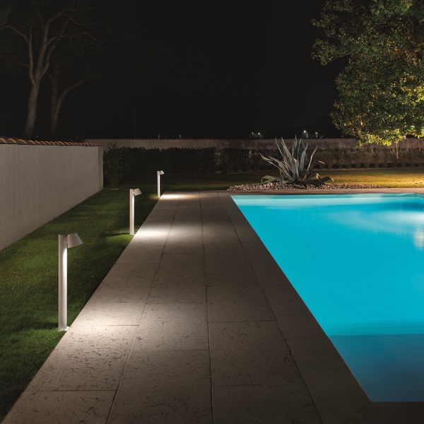 Außenpoller MALTA aus weißem Aluminium und Glasdiffusor H70 cm