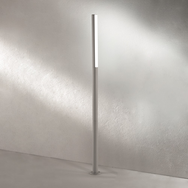 Silberne TOMMY LED-Außenpollerleuchte aus Aluminium H180 cm