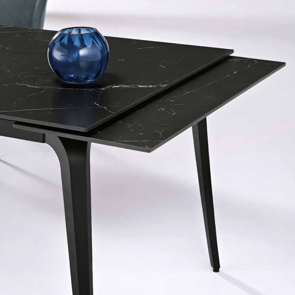 FELIX Steintisch mit schwarzem Marmoreffekt, ausziehbar auf 240 cm