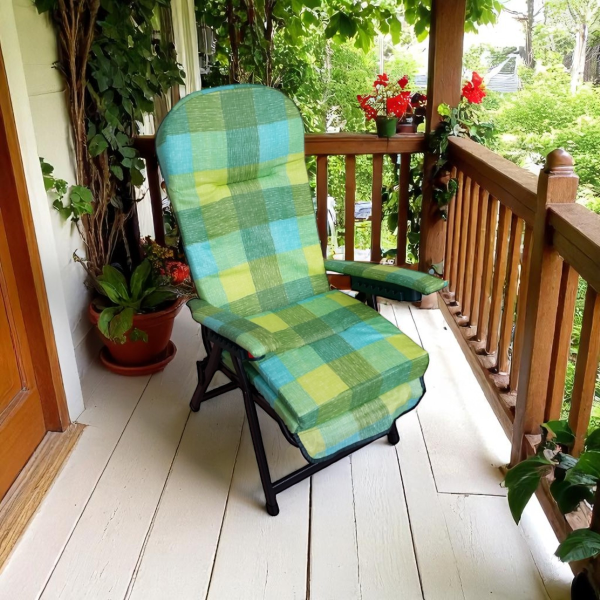 KETTYC metal deck chair with extension and padded esmeraldo cushion