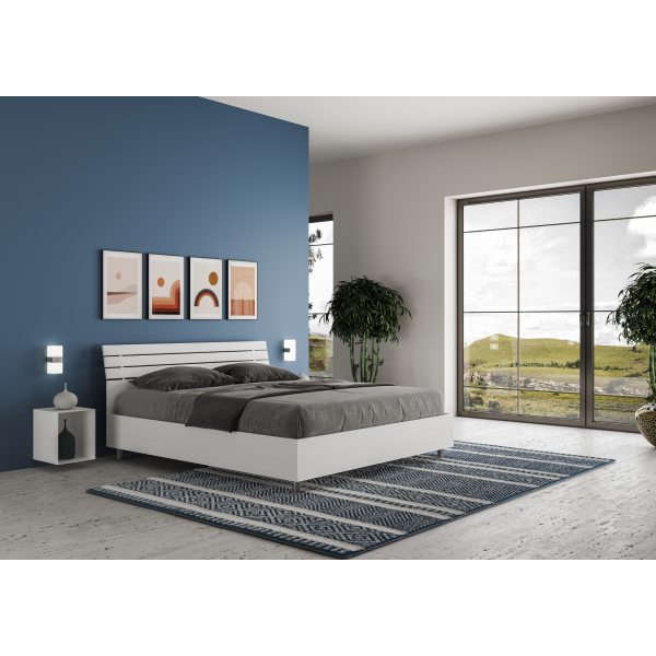 Cama Ankel con cabecero inclinado de láminas de fresno blanco