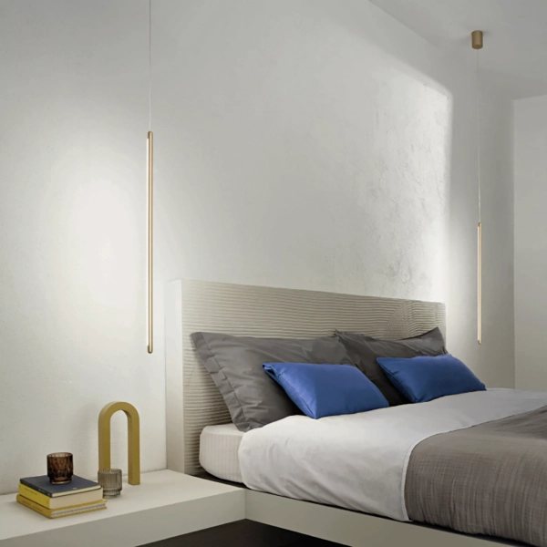 Suspension LED verticale en métal peint doré - GENIUS 6 cm