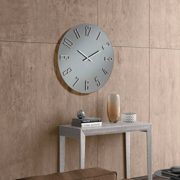 Reloj redondo OZIAS D60 cm de cristal ahumado y números plateados