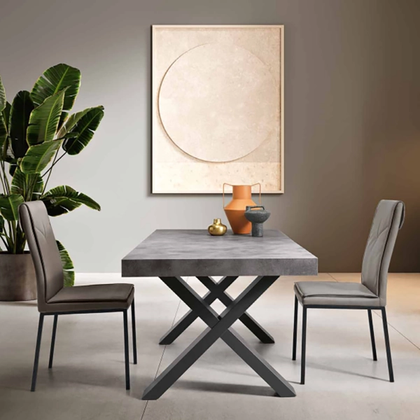 Mesa ampliable a 260 cm con estructura en laminado efecto madera PARIDE, CEMENTO
