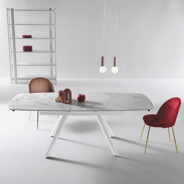 Mesa moderna TERENCE extensible a 210 cms con base de metal y tapa Efecto Mármol Blanco