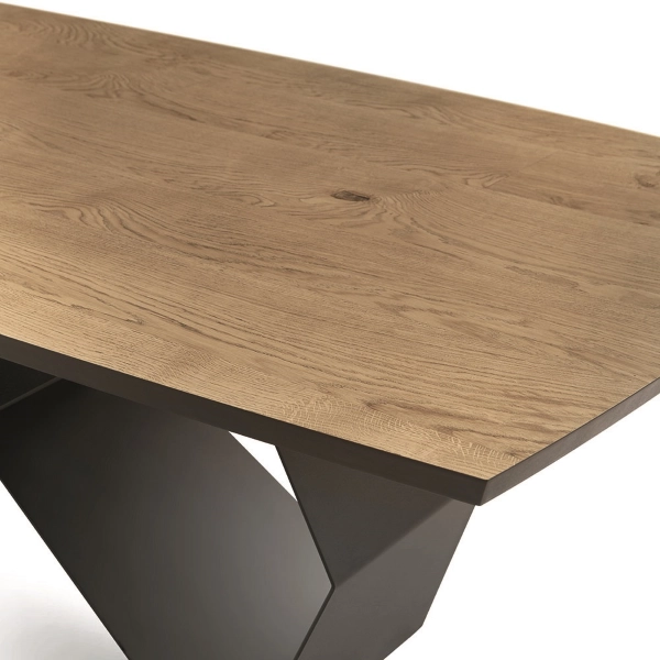 Mesa extensible de 300 cm con base de metal negro y tapa WALL de roble crudo