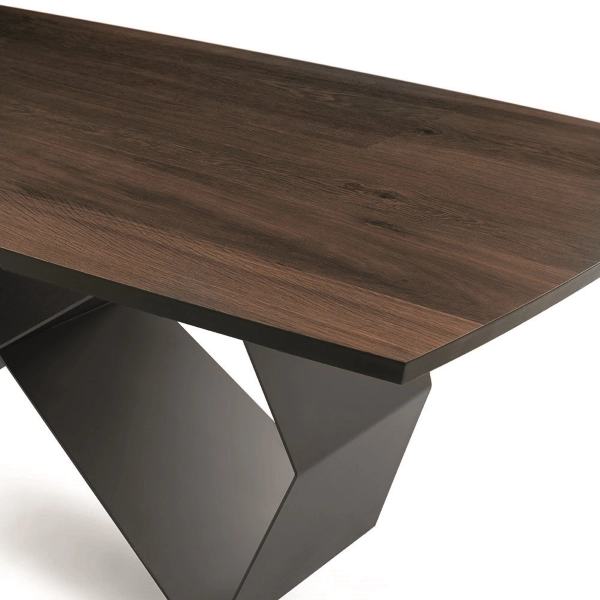 Mesa extensible 300 cm con base de metal negro y tapa de roble térmico WALL