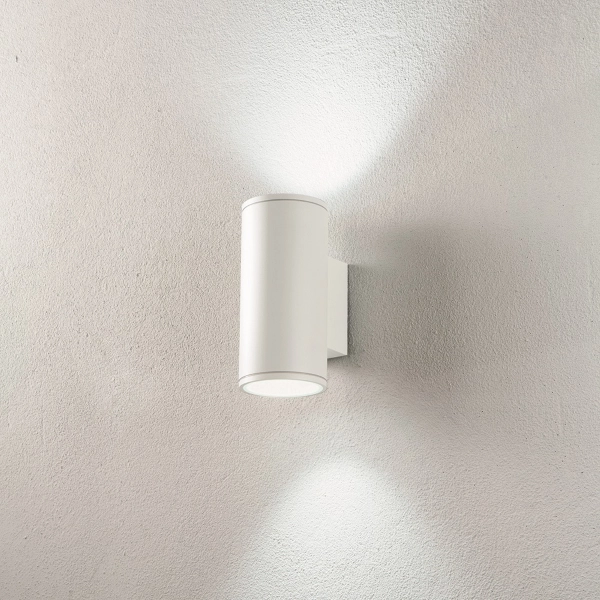 Aplique de exterior JUBO en aluminio blanco con difusor de cristal 9x12 cm