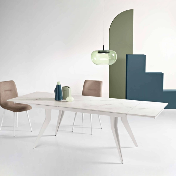 Mesa extensible THOR de 240 cm con base de metal y tapa efecto mármol blanco